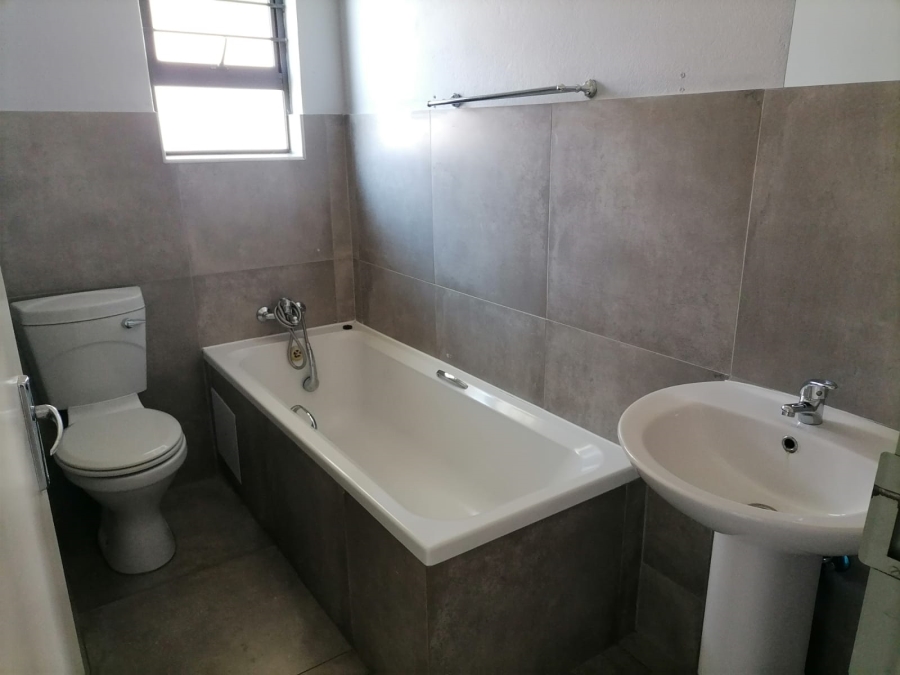 To Let 3 Bedroom Property for Rent in Waterval East North West
